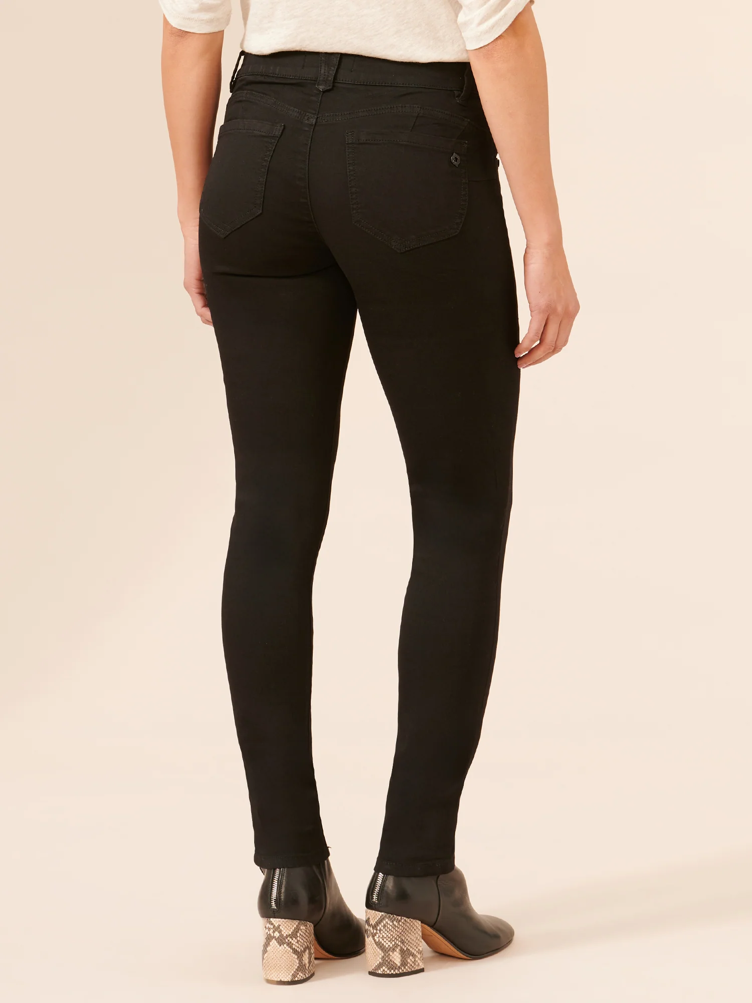 32" "Ab"solution® Booty Lift Long Jeans Black Jegging - Image 4