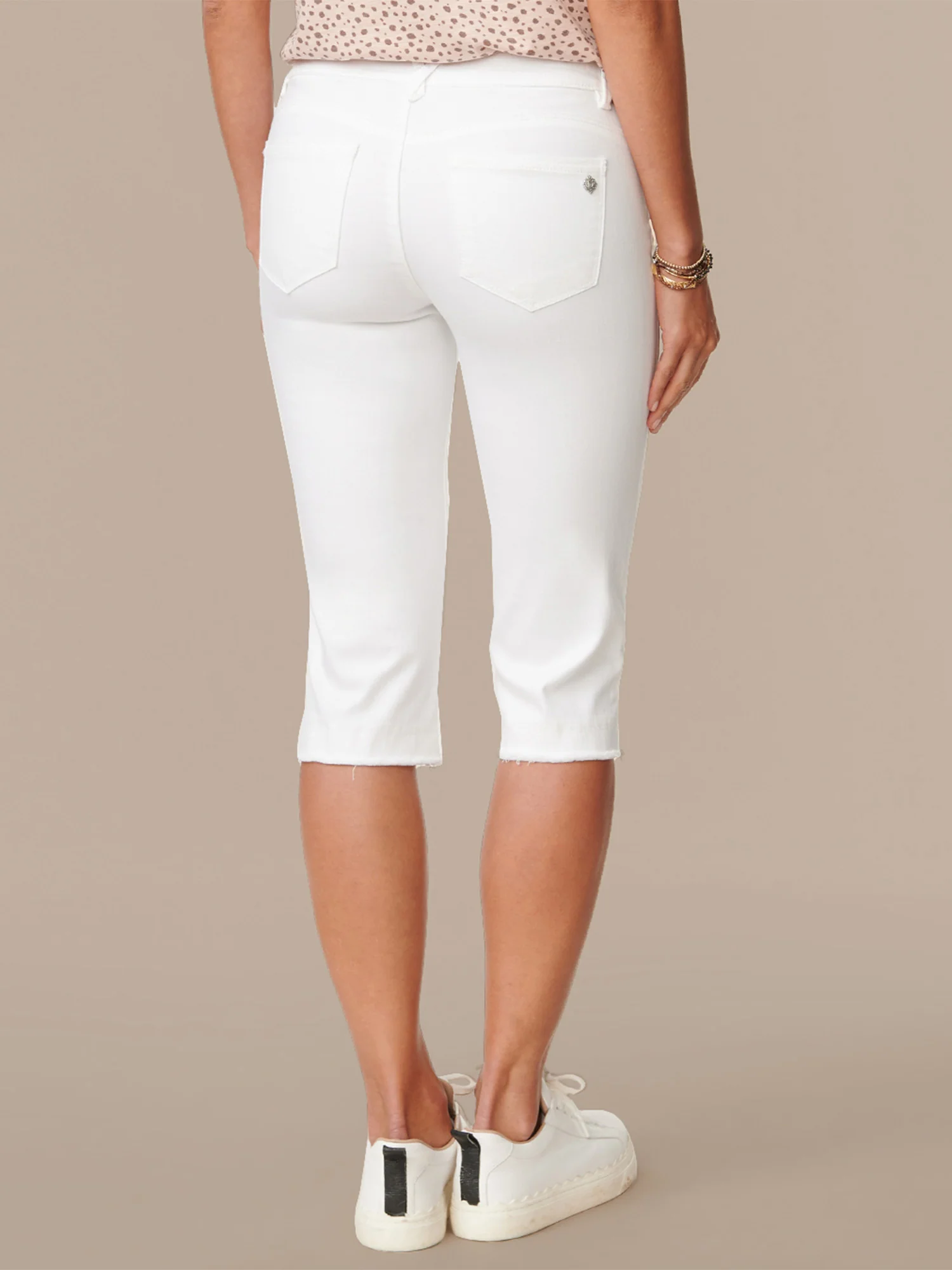 "Ab"solution® White Skimmer Capri - Image 4