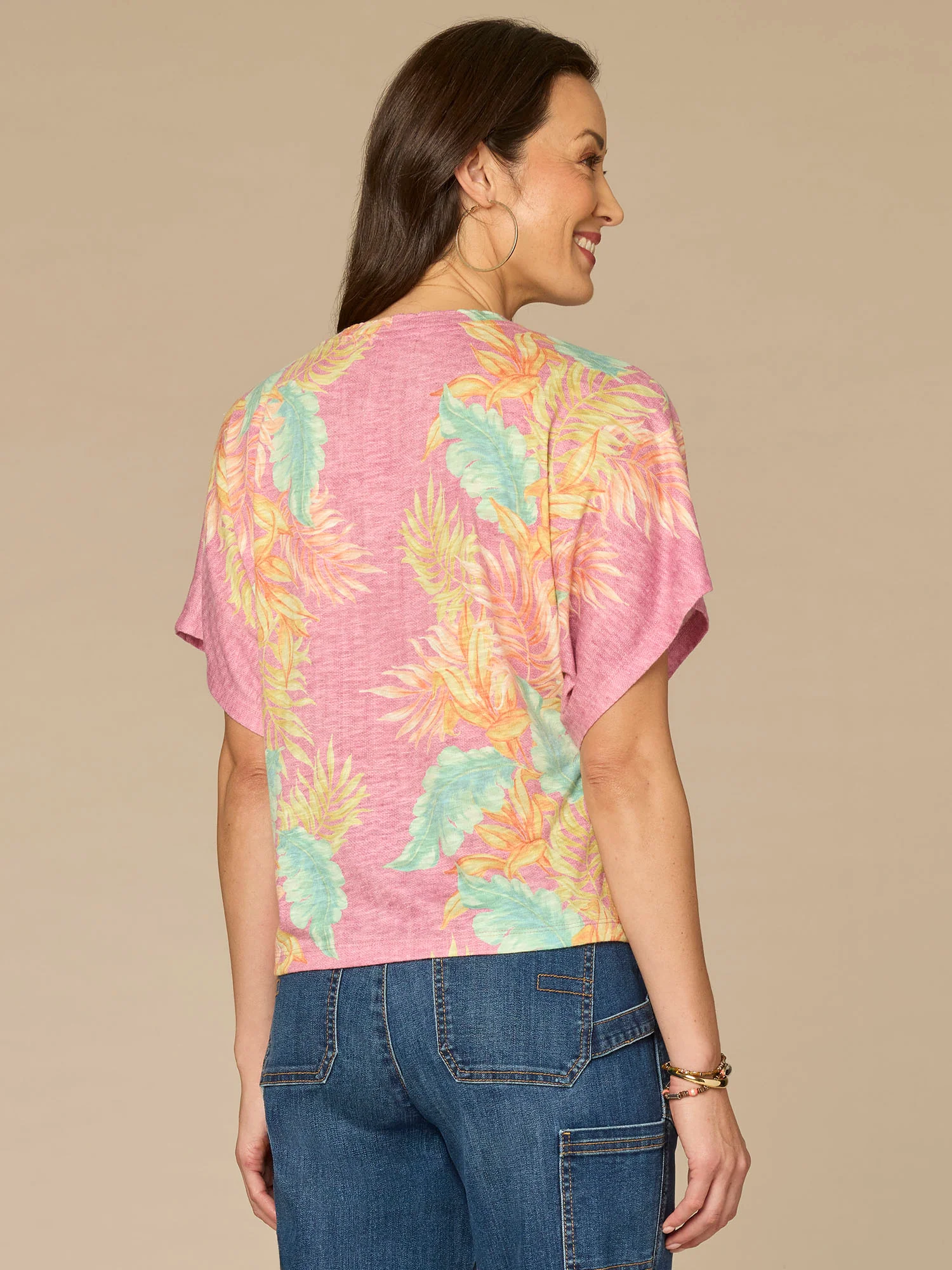 Short Dolman Sleeve Scallop Scoop Neck Placement Print Knit Top - Image 3